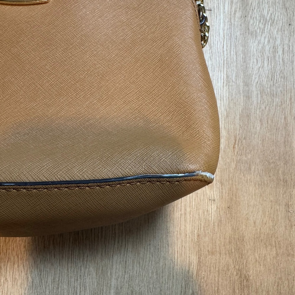 Michael Kors Brown Saffiano Leather Dome Crossbody Bag Tan Gold Hardware Purse - Picture 3 of 8